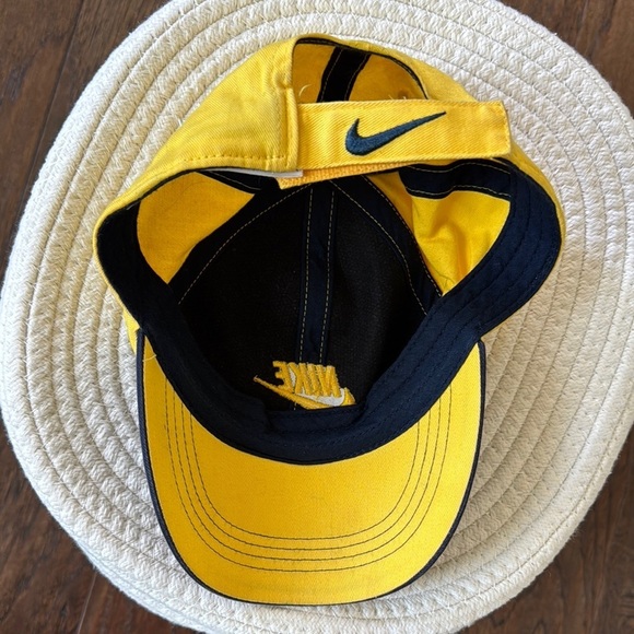 Nike Navy and Yellow Cap - Picture 4 of 5